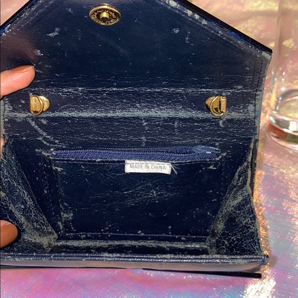 Hardcover Handbag - Picture 8 of 8